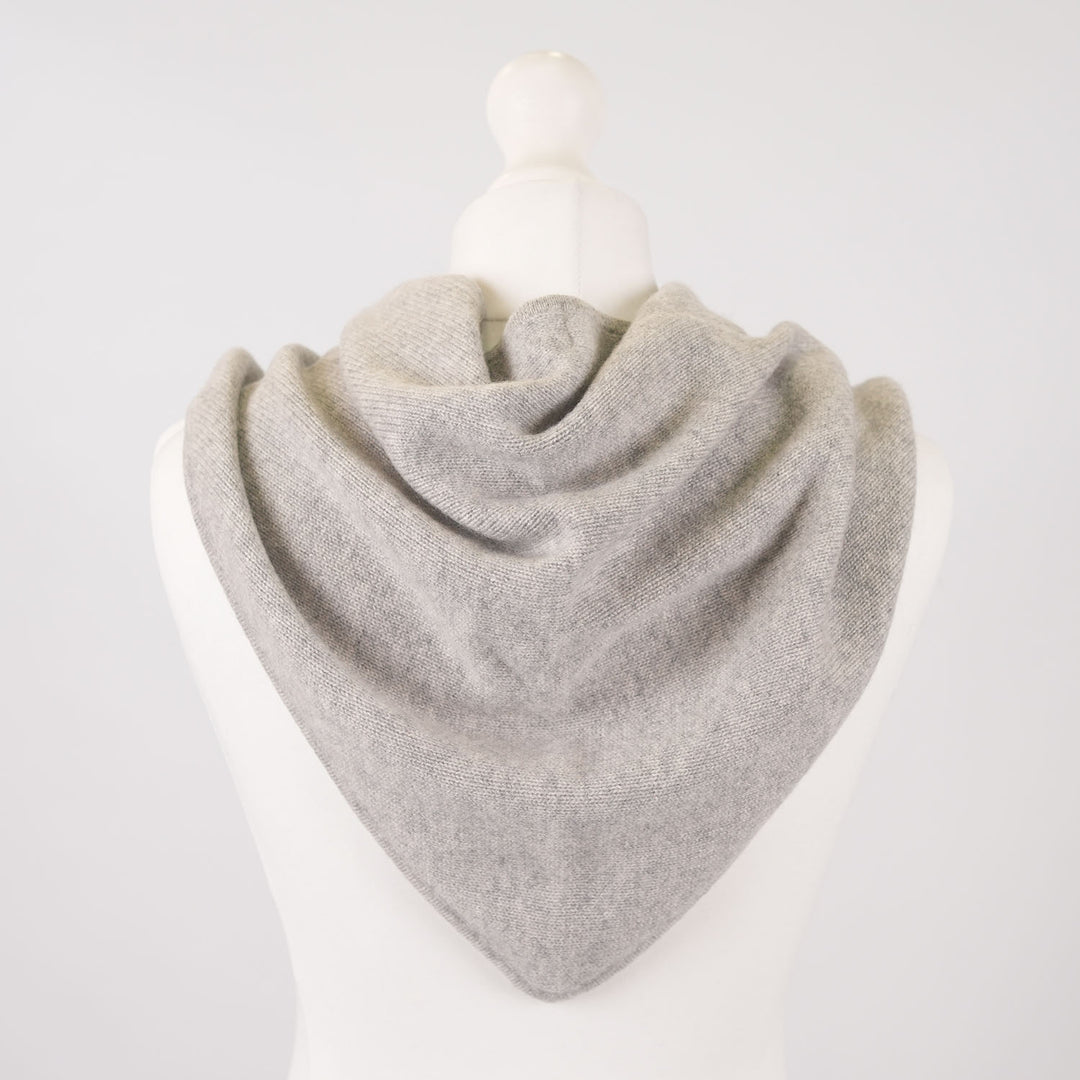 Women’s Luxury Ribbed Cashmere Triangle Scarf - OYSTER