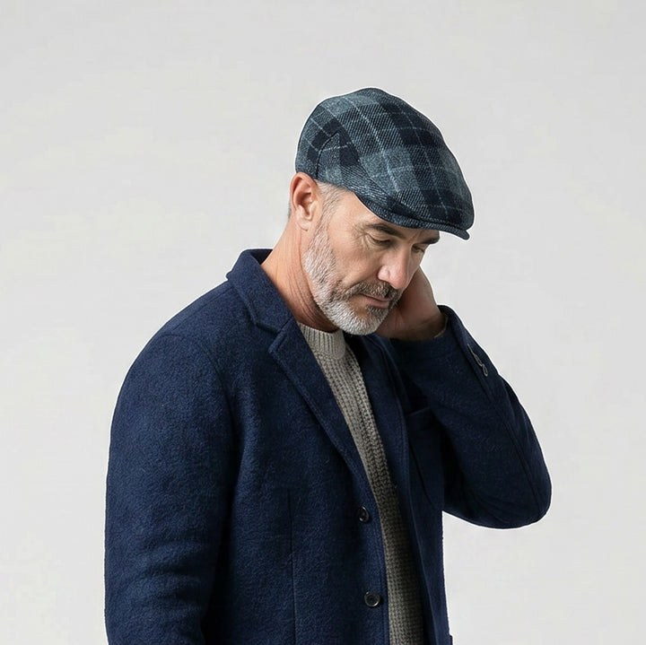 HEDDLE &amp; REED Harris Tweed Flat Wool Cap - Black Grey Check