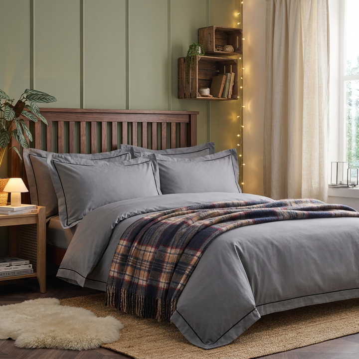 Scottish Tartan Wool-Blend Blanket Throw – Highland Comfort - STEWART NAVY
