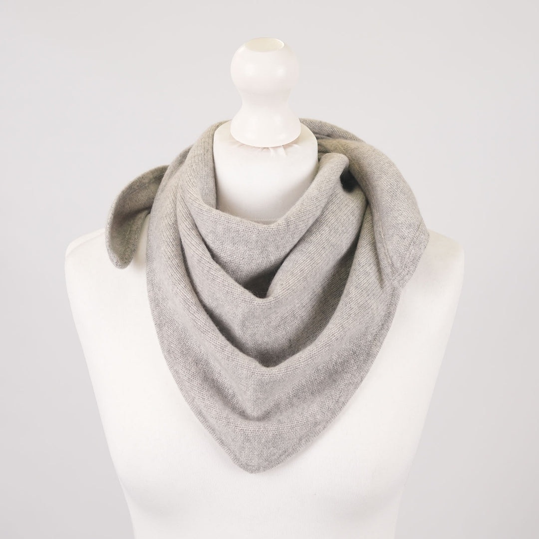 Women’s Luxury Ribbed Cashmere Triangle Scarf - OYSTER