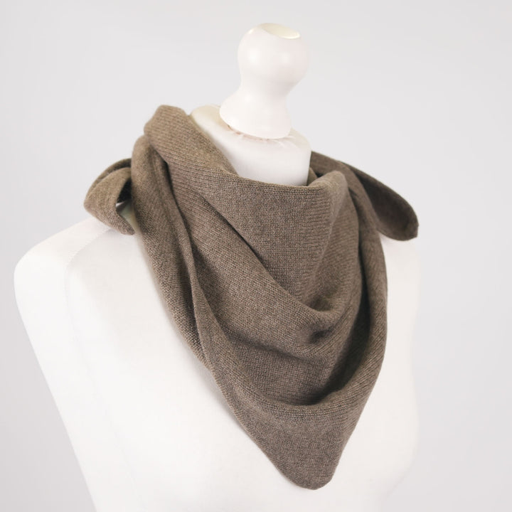 Women’s Luxury Ribbed Cashmere Triangle Scarf - OLIVE