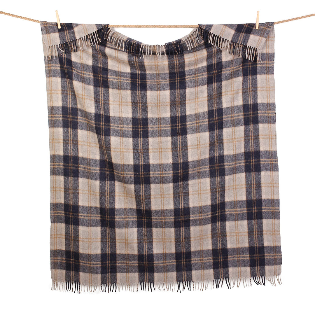 Highland Wool Blend Tartan Blanket Throw – Extra Warm Scottish Wool Blend – BANNOCKBANE SILVER